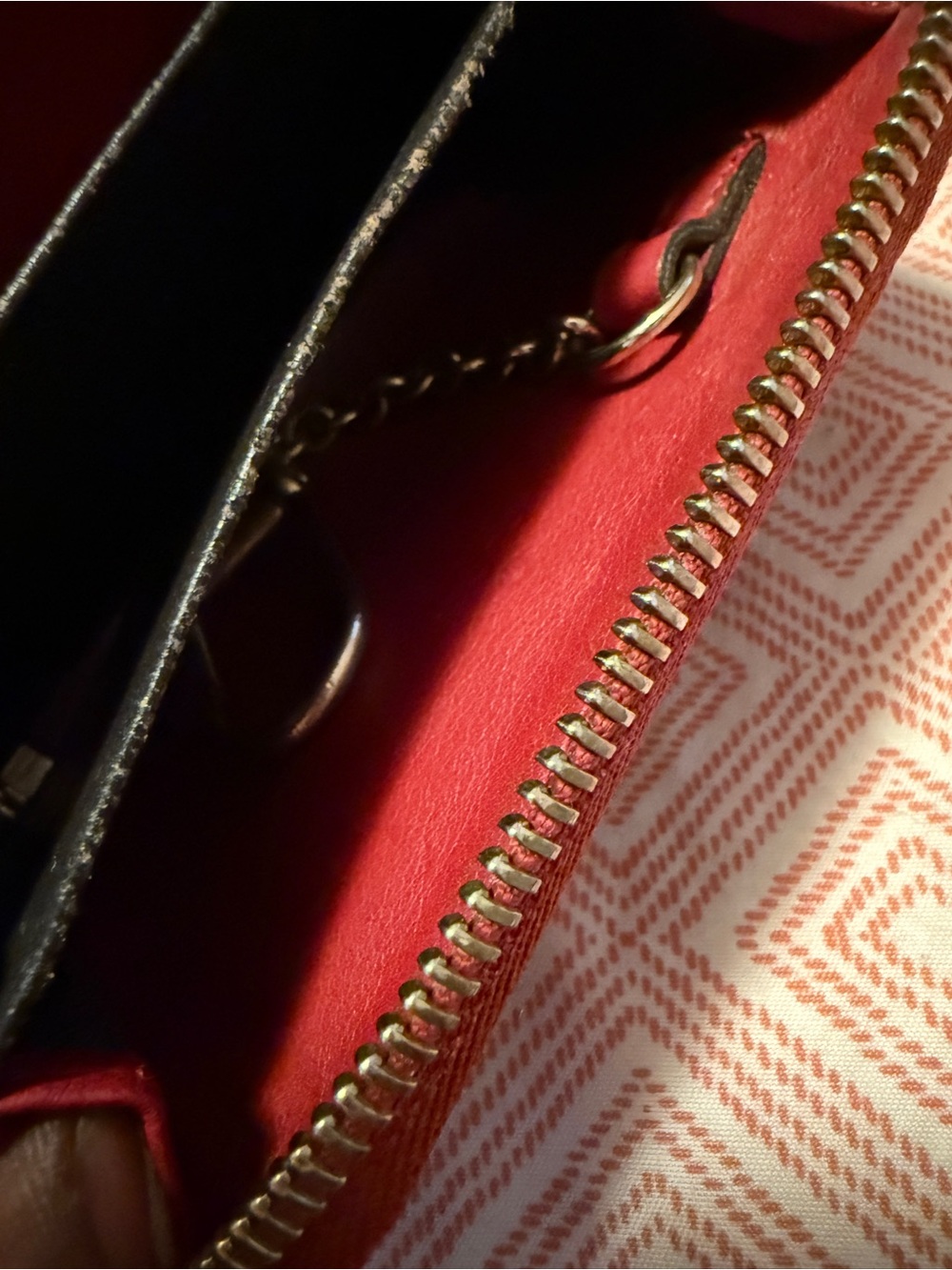 Gucci Red Patent Heart Charm Zipper Key Case - Picture 4 of 8